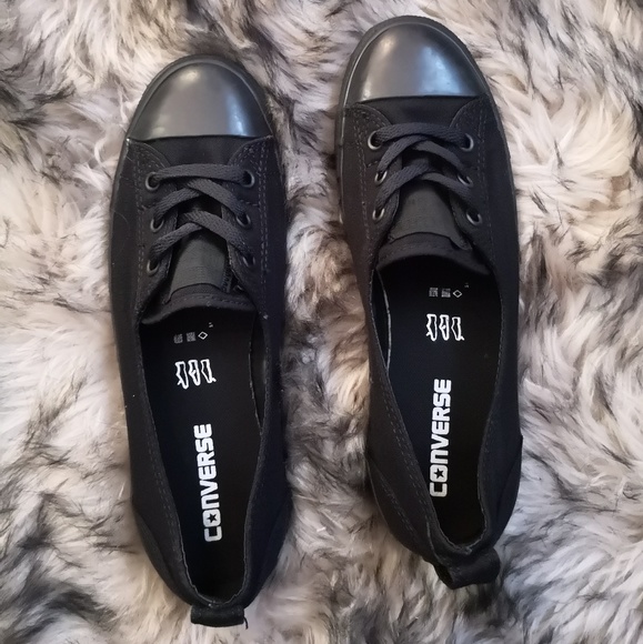 black ballet converse